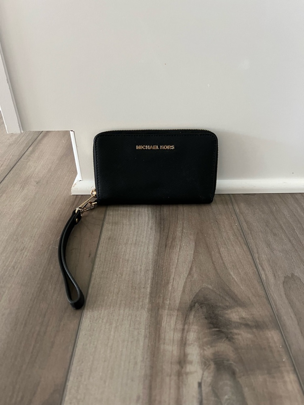 Michael Kors Black Leather Zip-Around Wristlet